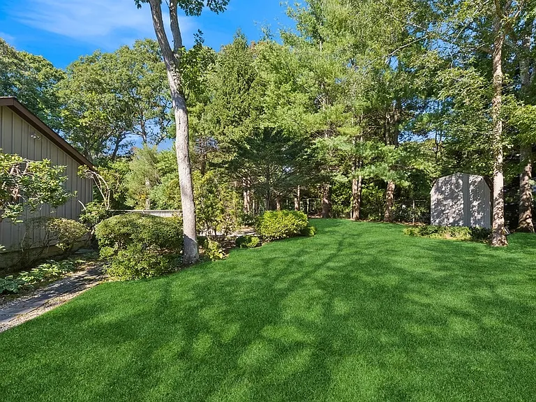 4 Spyglass Ln — Photo 4