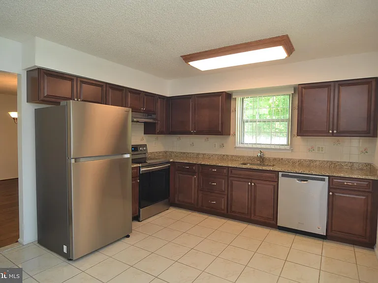 4004 Adelaide Dr — Photo 7