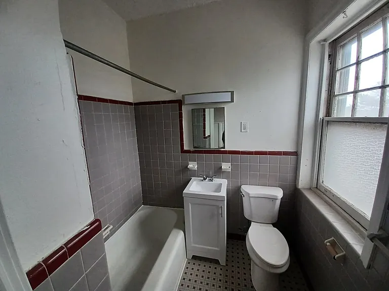 School House Ln — Photo 21