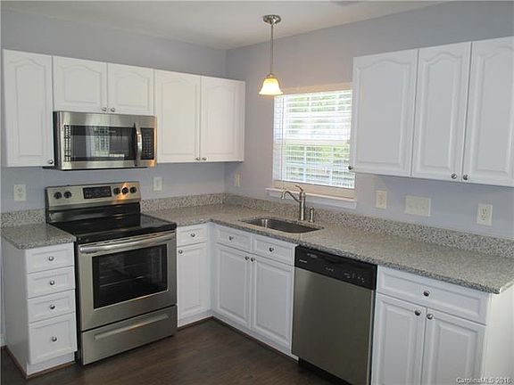 4th image of 634 Darrington Ct