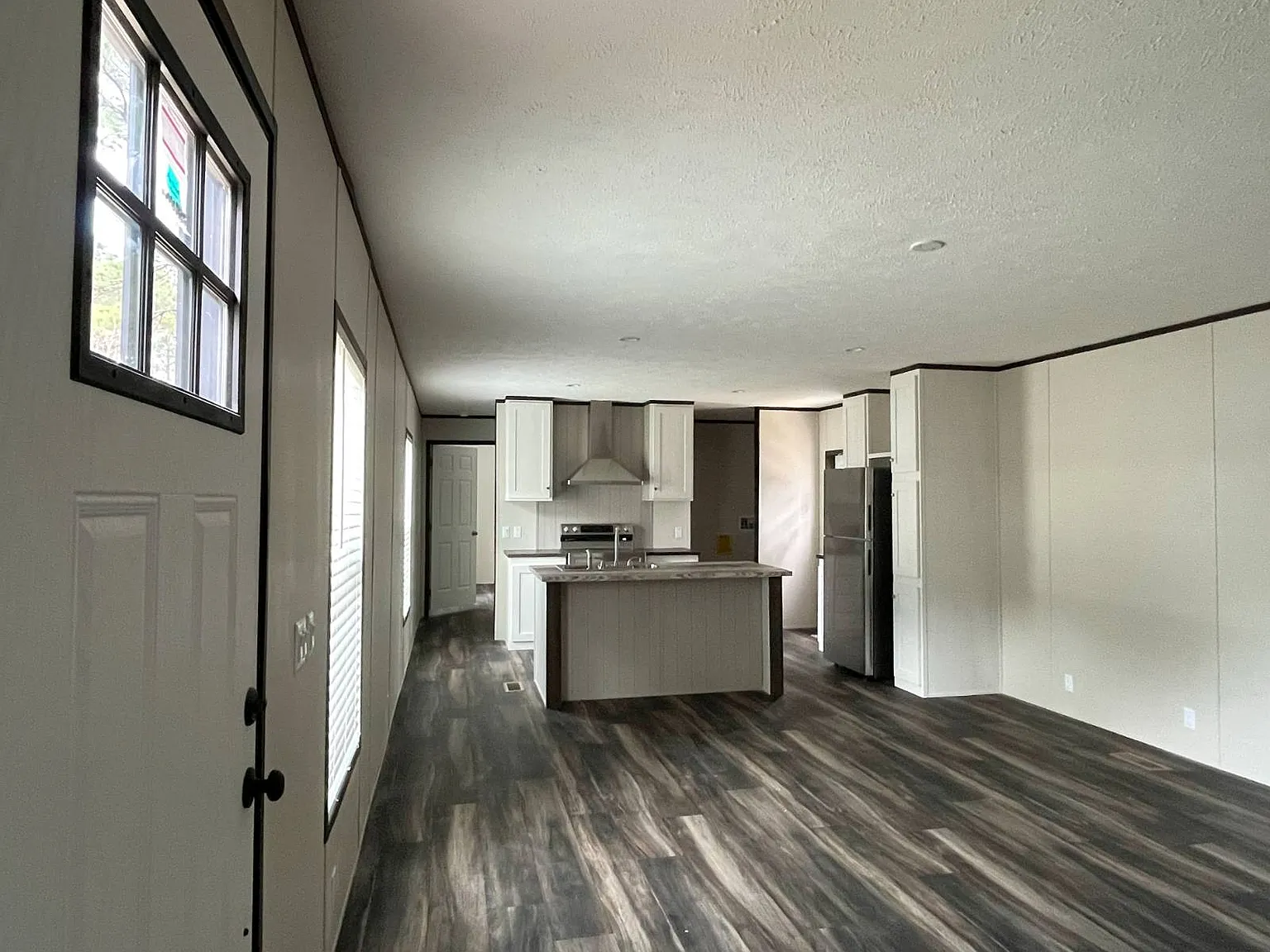14142 Lorraine Rd — Photo 1