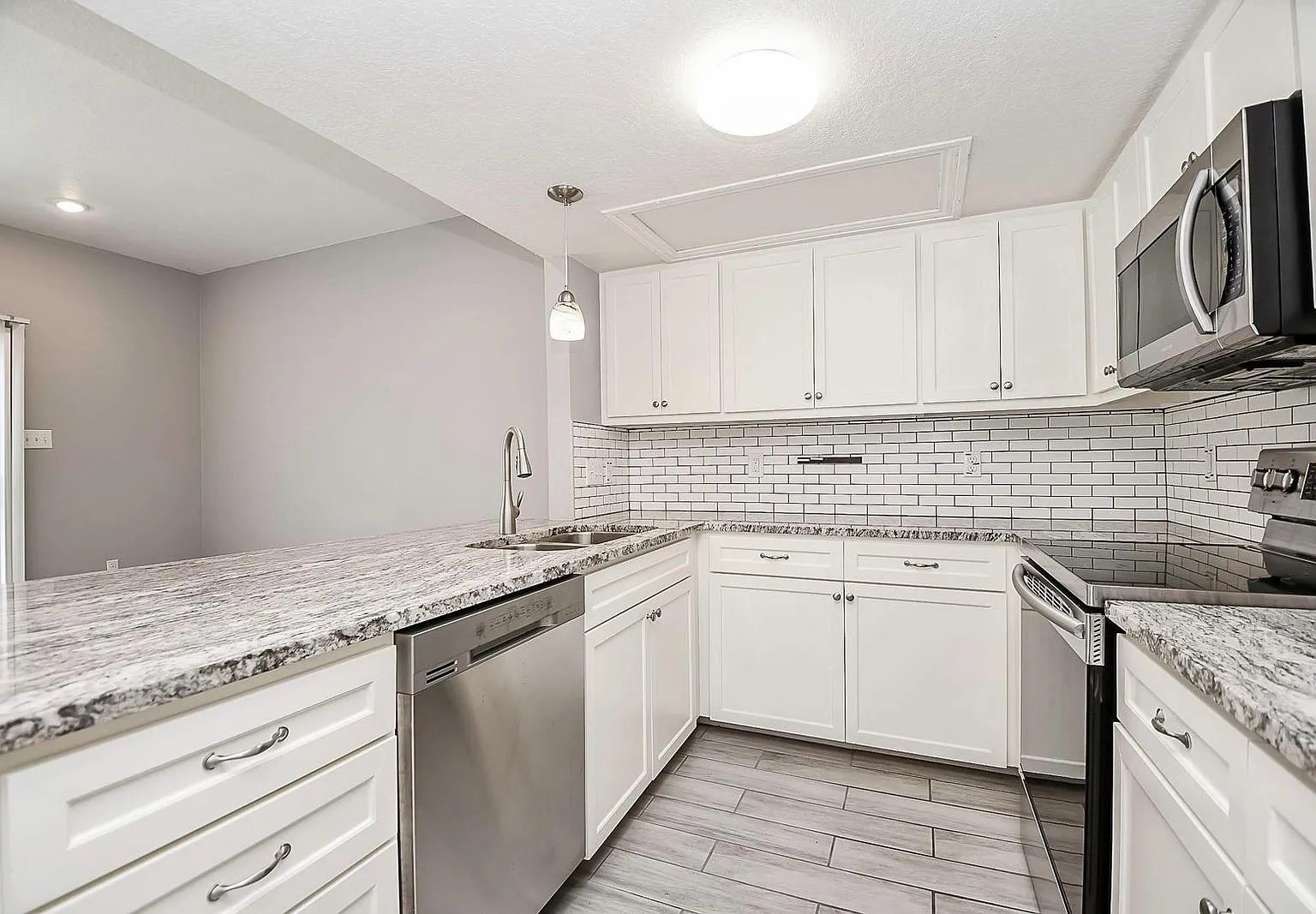 2 bed, 2.0 bath, 1396 sqft, $1,850 — Photo 4
