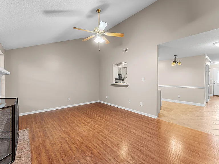 346 Hawthorne Oaks Way — Photo 3