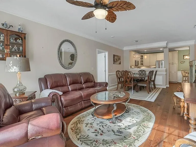 2814 Bennington Dr — Photo 12