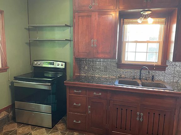 5th image of 1654 Hamline Ave N