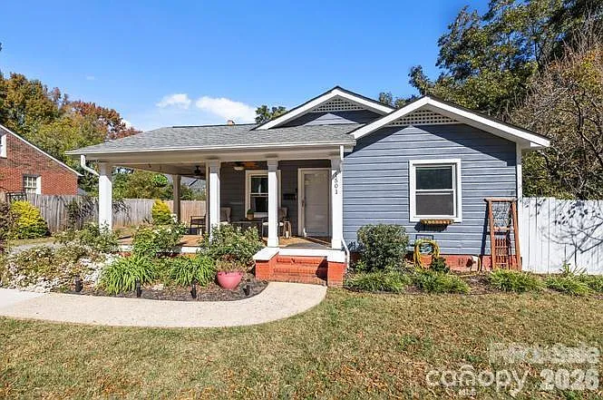 1501 Herrin Ave — Photo 1