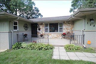 2nd image of 128 Oak Knolls Ave