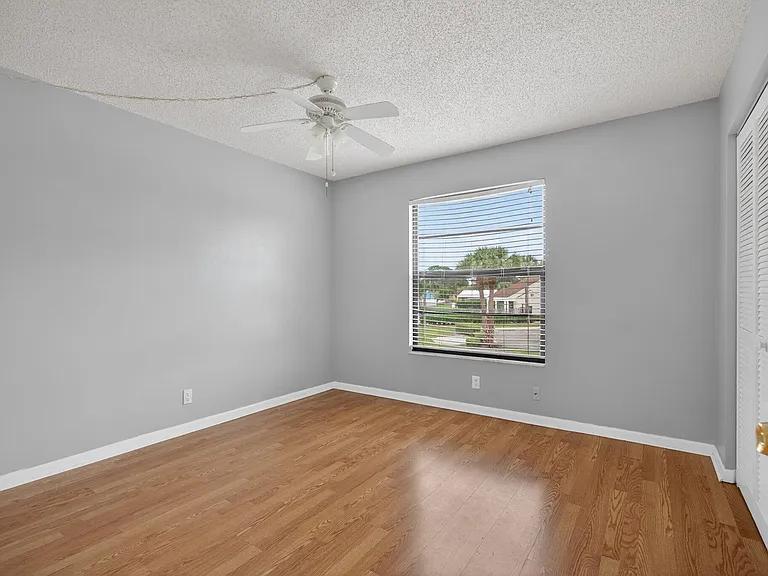 707 Stonewood Ct #19C — Photo 6