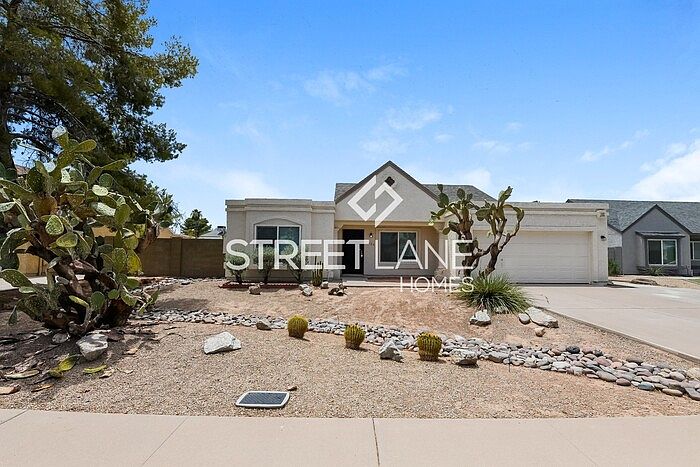 1st image of 1529 E Divot Dr