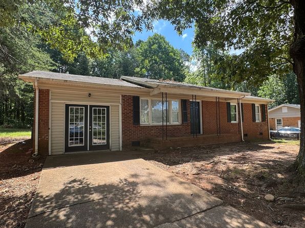 1502 Northwoods Dr