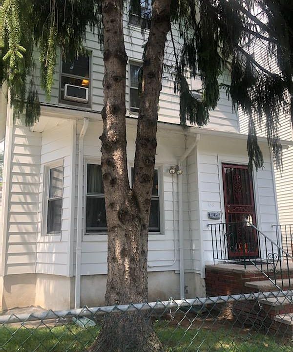 2nd image of 186 Park Ave
