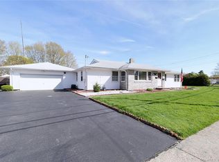 3 Housatonic Dr, Milford, CT 06460