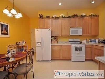 3rd image of 3921 Sandtrap Cir