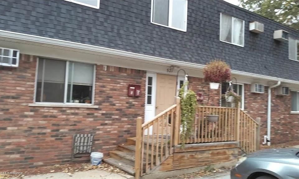 2nd image of 521 State St APT 10