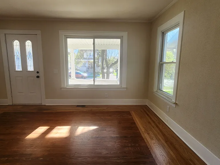 43 Dwight Ave — Photo 3