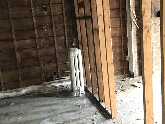 2nd image of 123 N Lake Ave