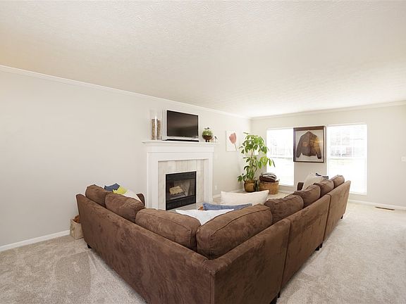5th image of 7473 Crestwood Ct