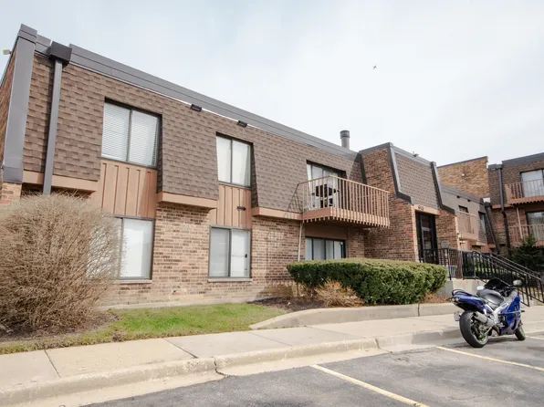 615 Tralee Ct APT 2D, Schaumburg, IL 60193