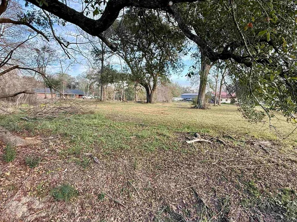 Savoy Rd, Saint Amant, LA 70774