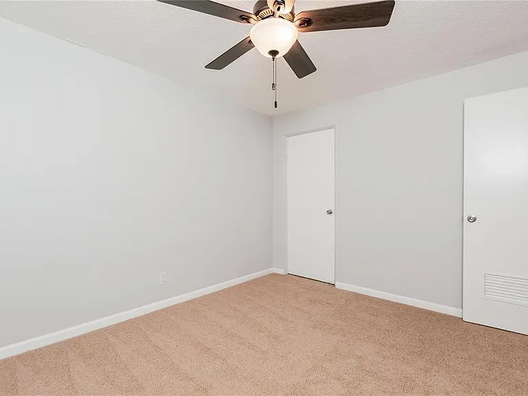 17 Tower Hill Ct — Photo 10