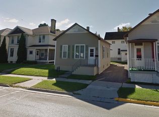 369 1st St, Manistee, MI 49660