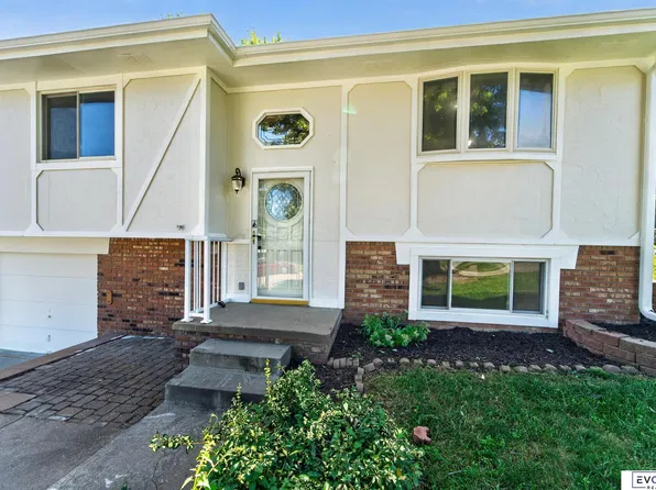 2103 Whitted Dr, Bellevue, NE 68123