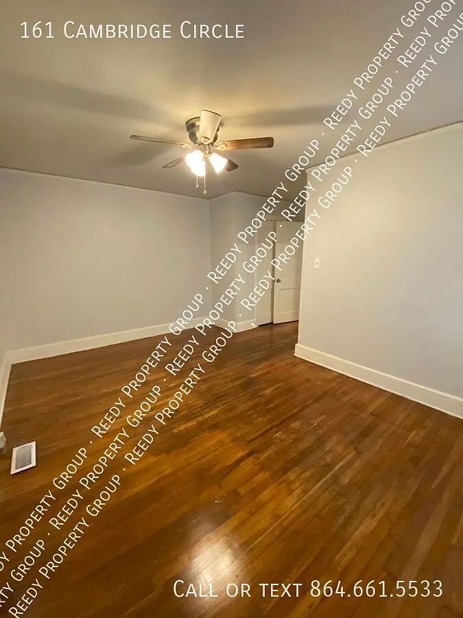 Updated One Bed/One Bath Duplex Available Near Duncan Park Half Off First Full Month — Photo 4