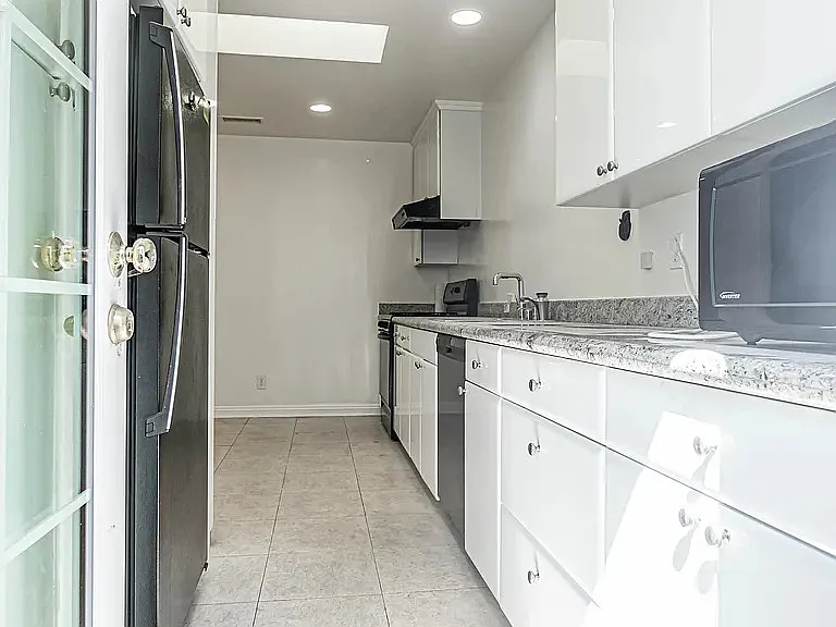 2024 Navy St — Photo 18