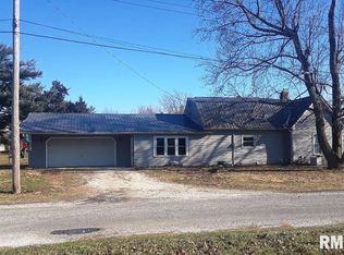 417 N Hickory St, Palmyra, IL 62674