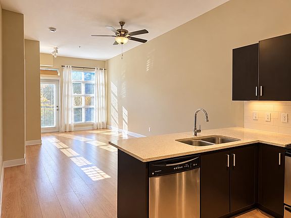 2nd image of 41105 Tantalus Rd #107