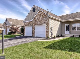 1861 Deerfield Dr, Dover, PA 17315