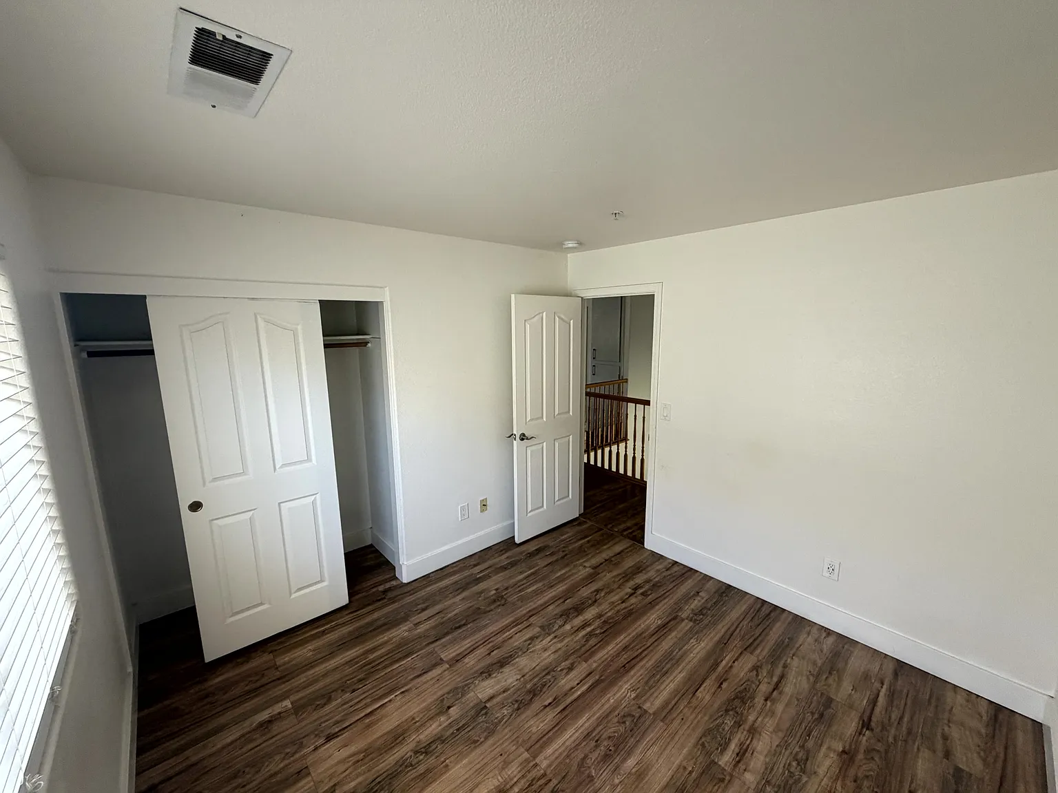 1537 Oyster Bay Ct - 1 — Photo 2