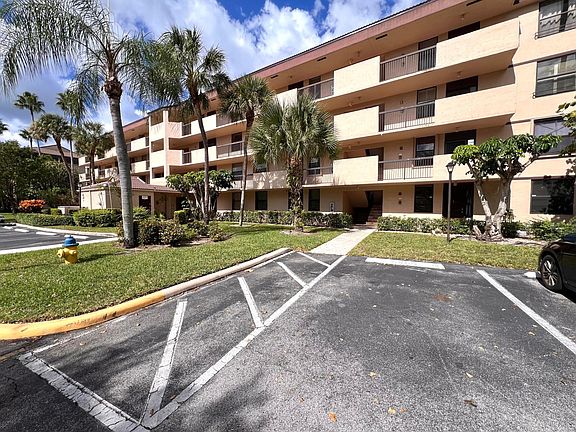 4th image of 2660 Carambola Circle N #205