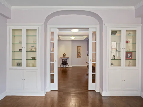 415 East 52nd Street image 1 of 14