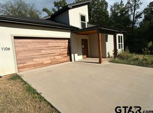 1106 S Main St, Lindale, TX 75771