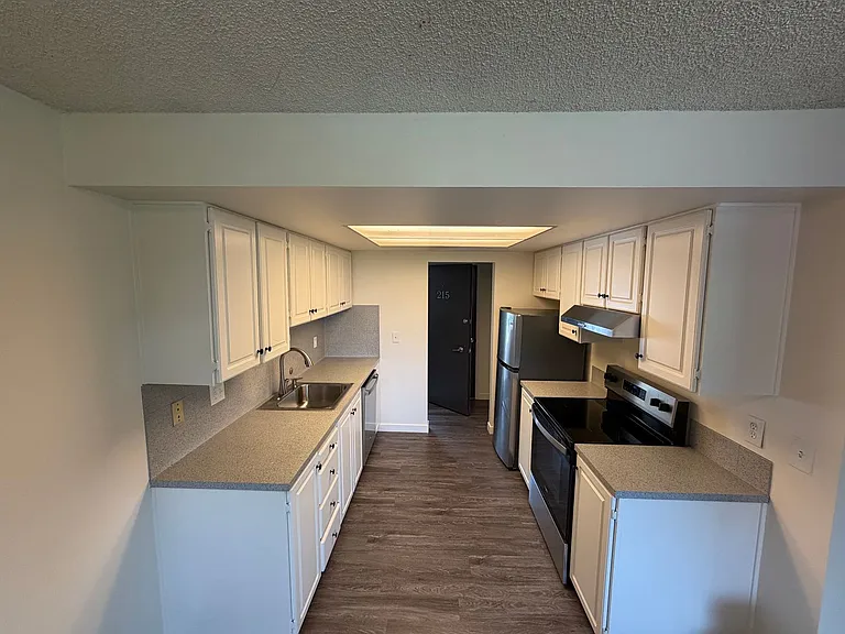 1212 Market St — Photo 9