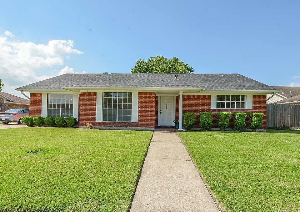 1st image of 802 Birdsong Dr