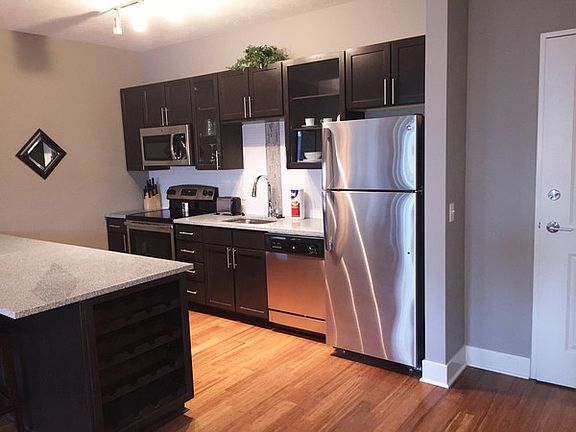 5th image of 915 Jones St APT 212