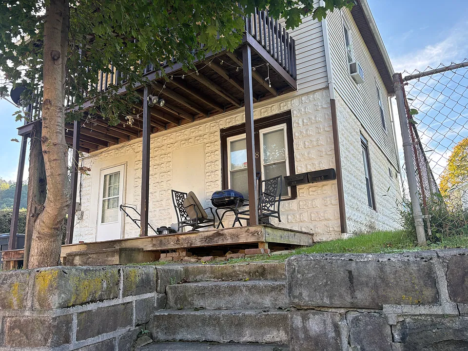48 Wade St #1