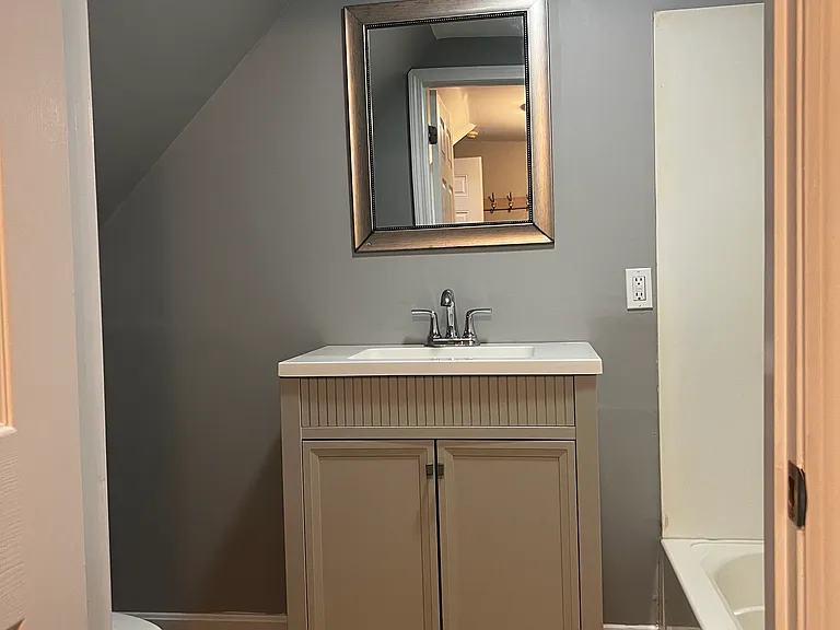 378 Center St #6 — Photo 8