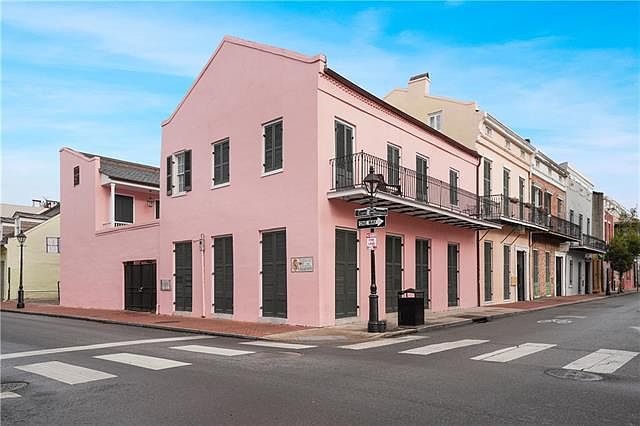 1st image of 403 Burgundy St #2