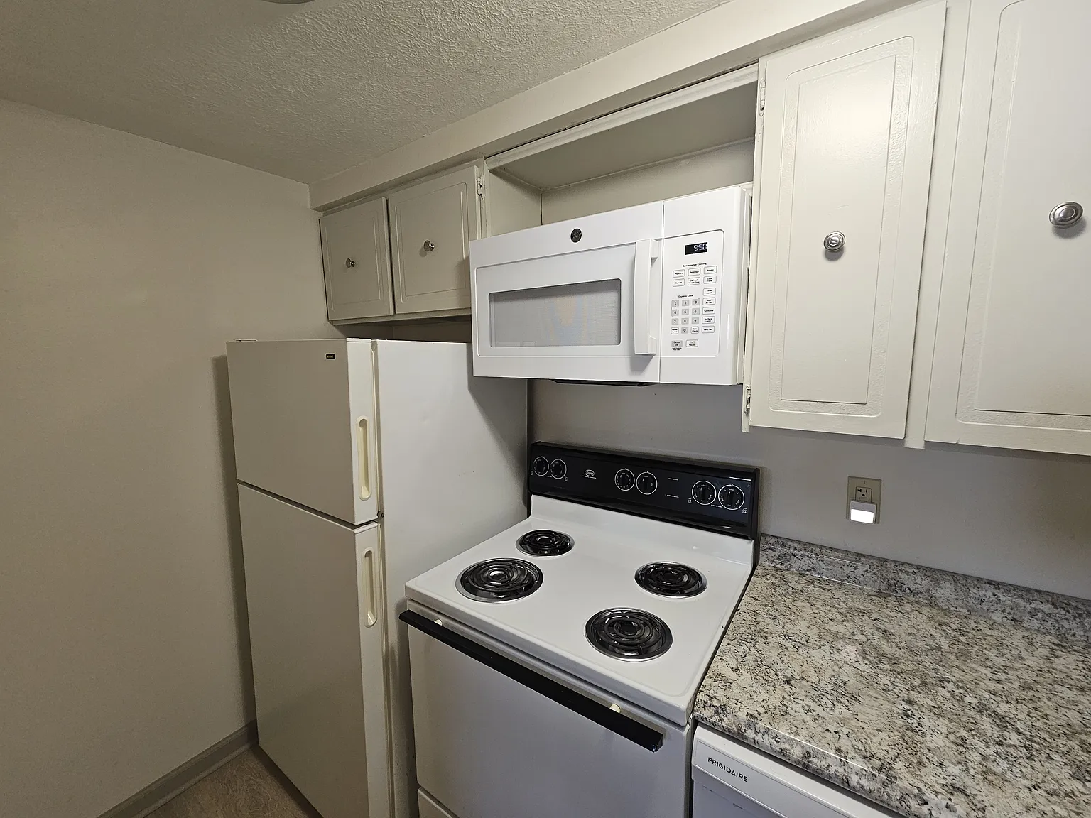 1 bed, 800 sqft, $845 — Photo 4