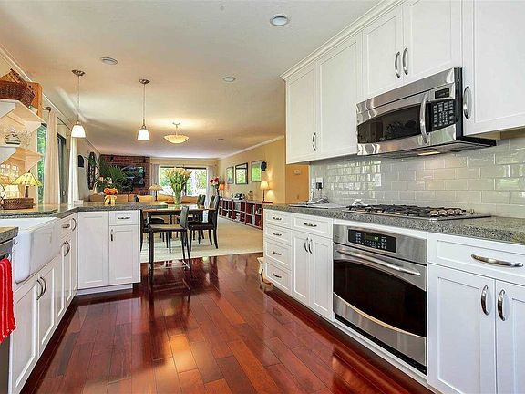 4th image of 613 Augusta Dr