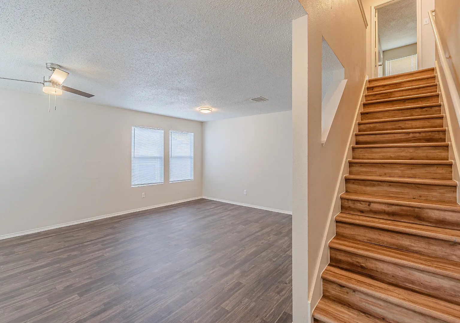 8749 Hunters Trl — Photo 4