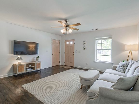 5th image of 928 Northern Dancer Ln