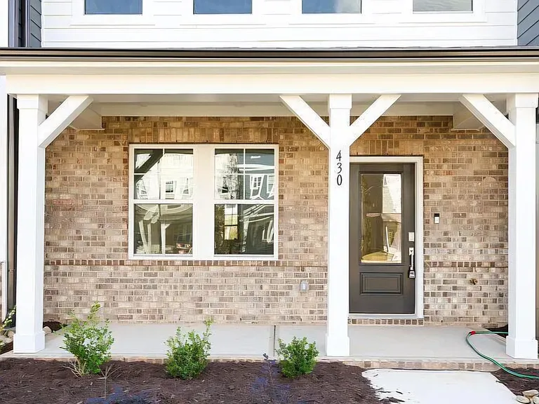 430 Rowe Way — Photo 2