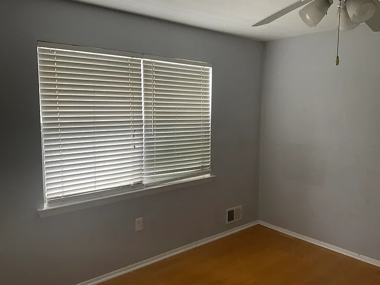 1203 N Oaks Blvd — Photo 12