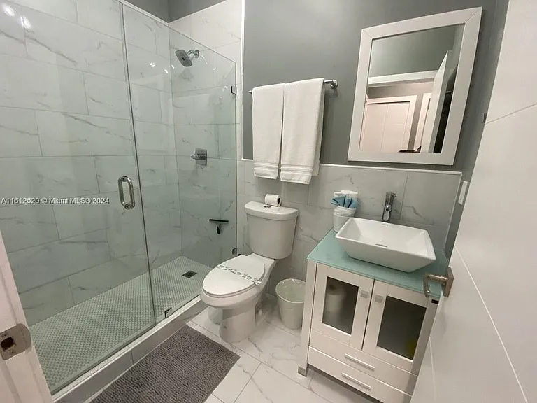 3445 SW 14th St #3445 — Photo 11