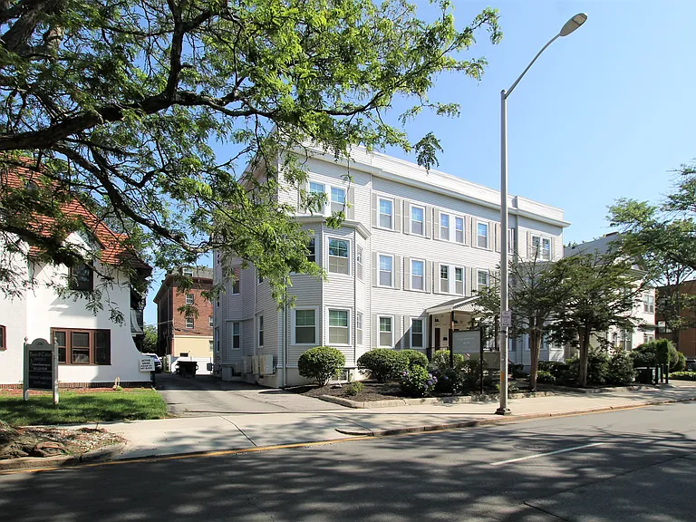 208 Waterman St #4 — Photo 1