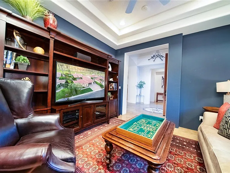56705 Village Dr — Photo 29